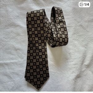 Montavello Italian Geometric Patterned Black and White Tie Silk